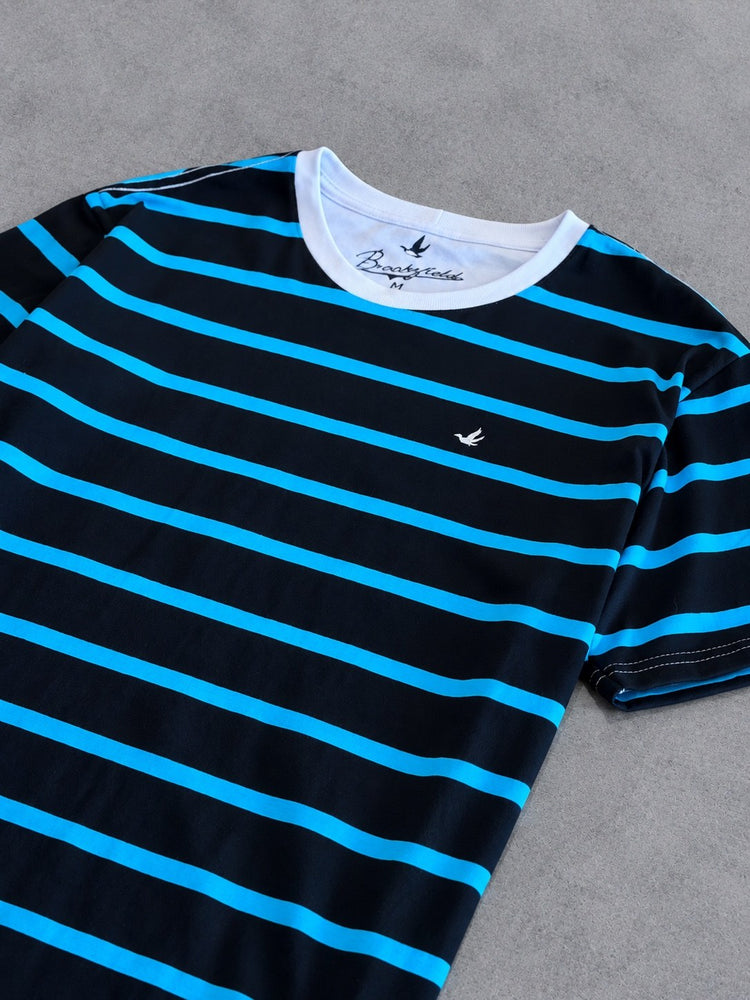 CAMISETA BROOKSFIELD PRETA LISTRA AZUL ROYAL