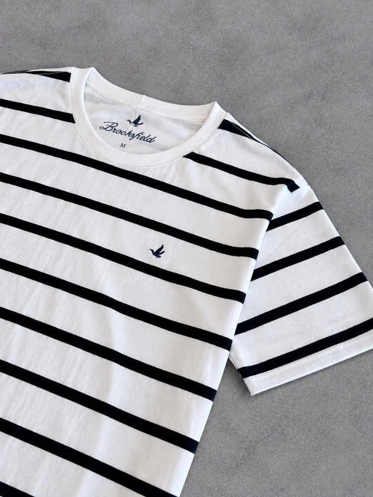 CAMISETA BROOKSFIELD BRANCA LISTRA PRETA