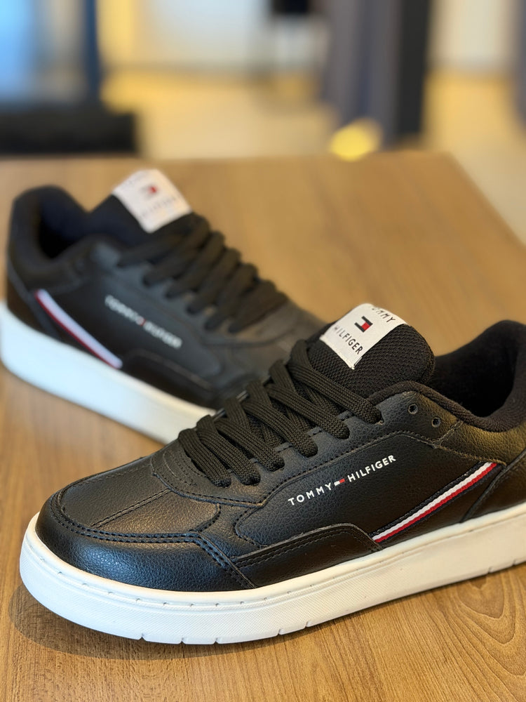 TÊNIS TOMMY TRADICIONAL PRETO/BRANCO