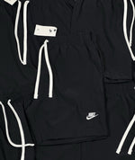 BERMUDA NIKE CLUB PRETA