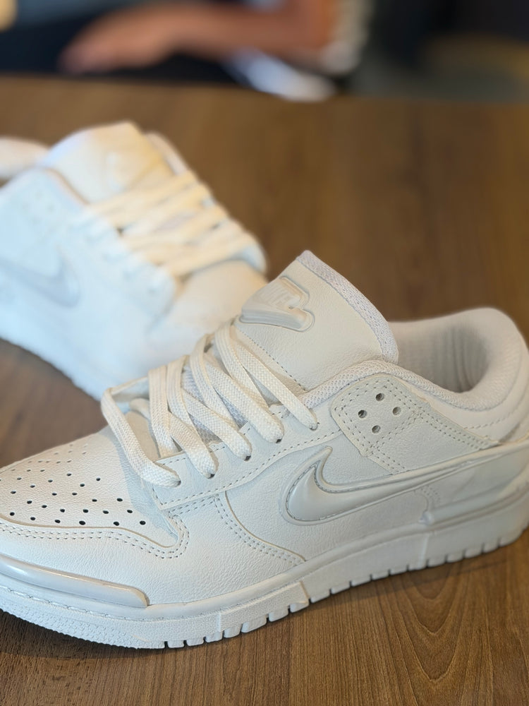 TÊNIS NIKE TWIST BRANCO
