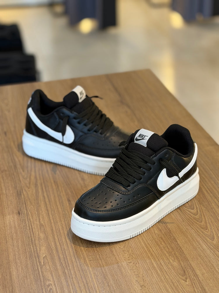 TÊNIS NIKE COURT VISION PRETO/BRANCO